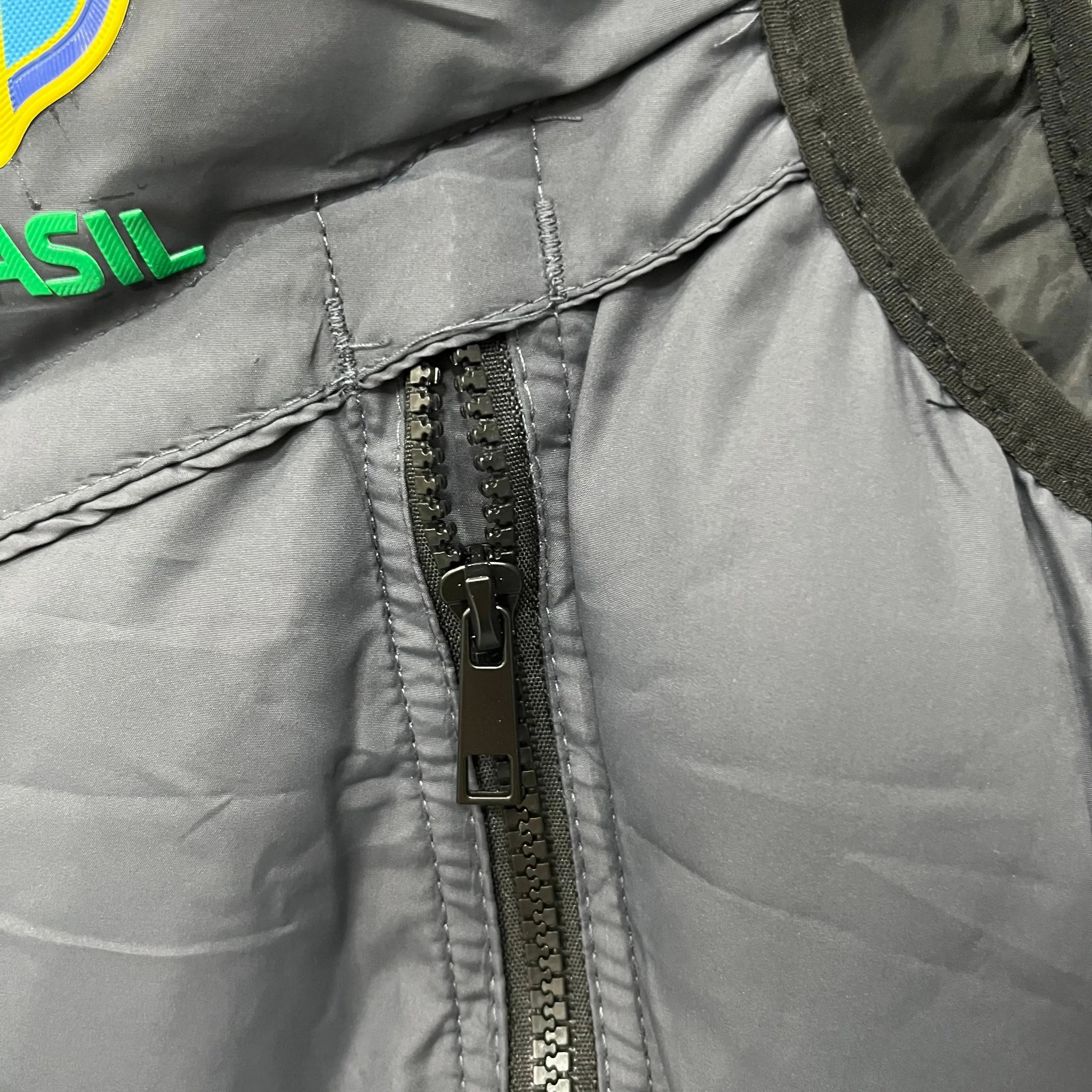 Doudoune Sans Manches Brésil Grise – Édition Drip Seleção Ma boutique